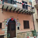 Tri Re E 'na Regina Pensjonat Cinisi