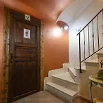 Konukevi Tri Re E 'na Regina 4*