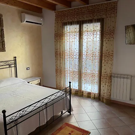 Tri Re E 'na Regina 씨니시