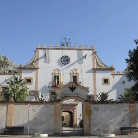 Tri Re E 'na Regina 4* Cinisi
