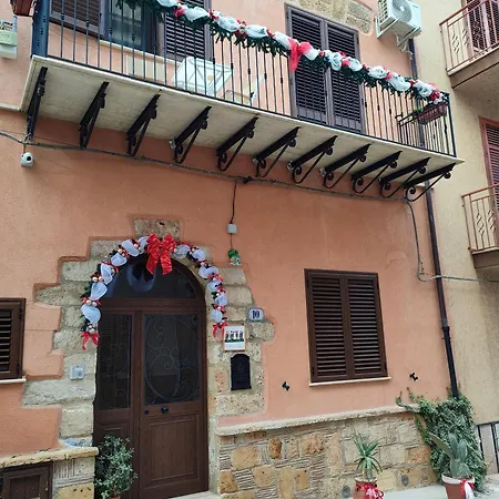 Tri Re E 'na Regina Affittacamere Cinisi