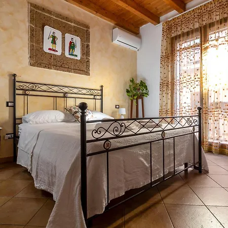 Tri Re E 'na Regina Affittacamere 3*