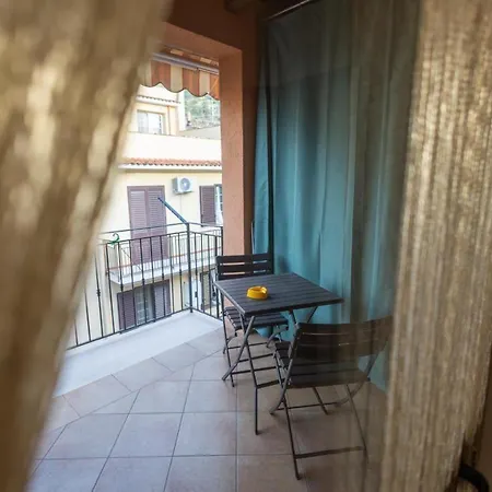 Tri Re E 'na Regina 奇尼斯