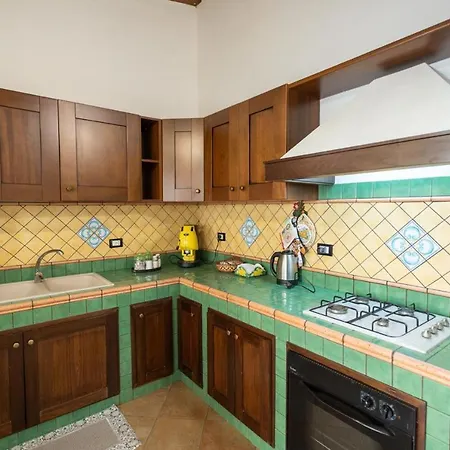 Tri Re E 'na Regina 4* 奇尼斯