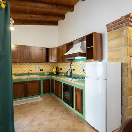 Tri Re E 'na Regina 招待所 奇尼斯