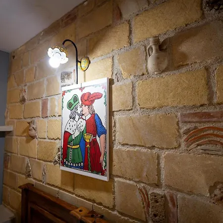 Tri Re E 'na Regina 奇尼斯