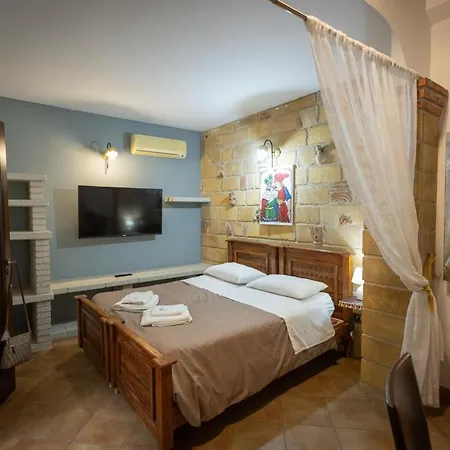 Tri Re E 'na Regina 4*