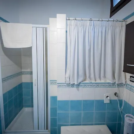 Tri Re E 'na Regina 4* 奇尼斯