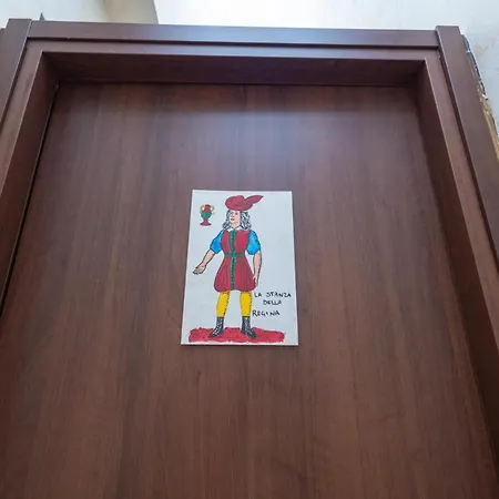 Tri Re E 'na Regina 奇尼斯