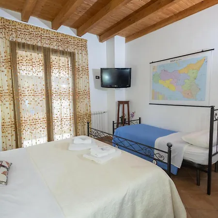 Tri Re E 'na Regina 招待所 4*