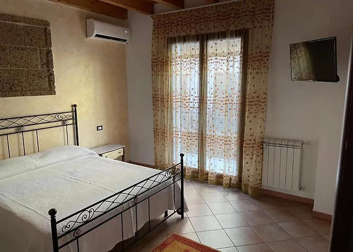 Tri Re E 'na Regina Cinisi