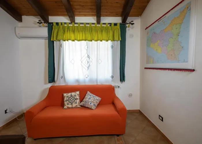 Tri Re E 'na Regina 4* Cinisi